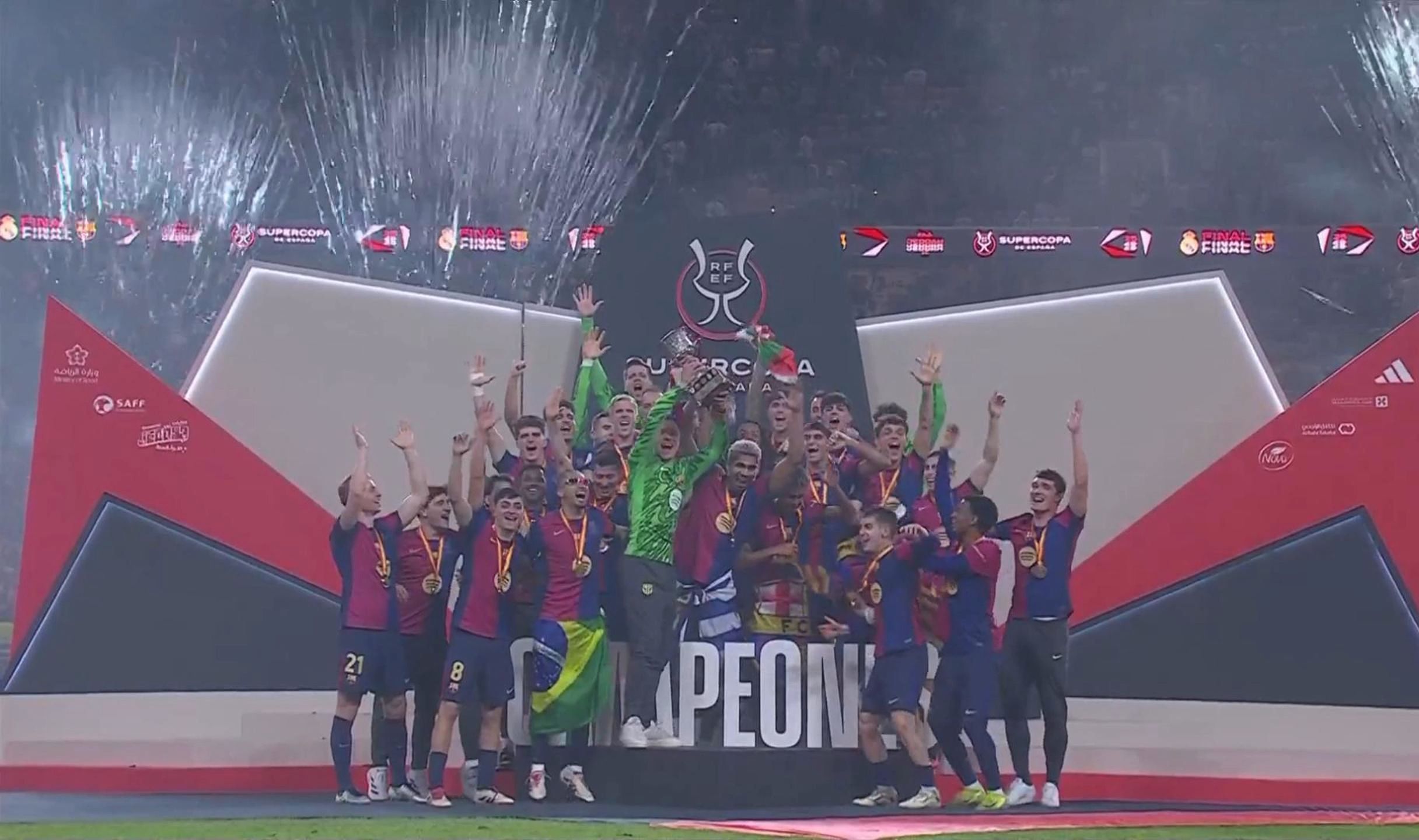 詹姆斯关键三分绝杀