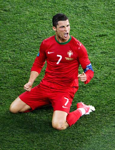 篮球勇士替补球员贡献关键分数