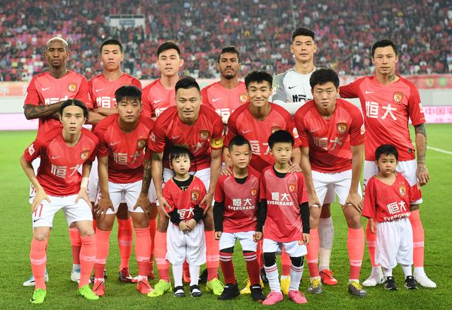 组图 CBA广东客场击败北控 胡明轩封盖对手