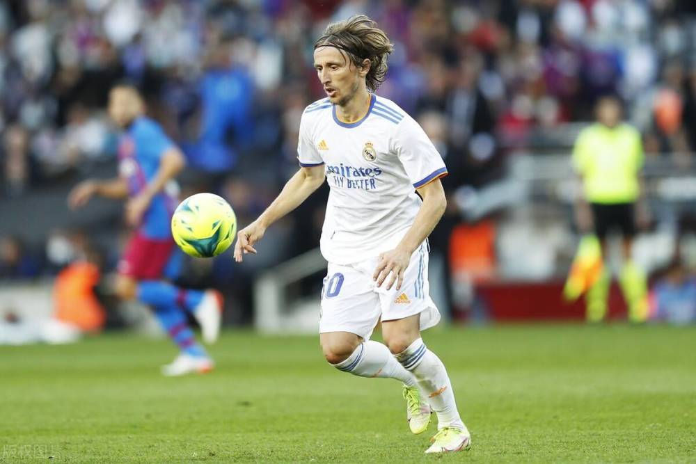 美记：雄鹿坚称不会交易字母哥，但联盟其他球队置之不理